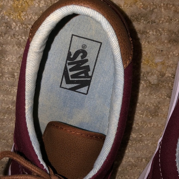 Vans - Picture 5 of 8